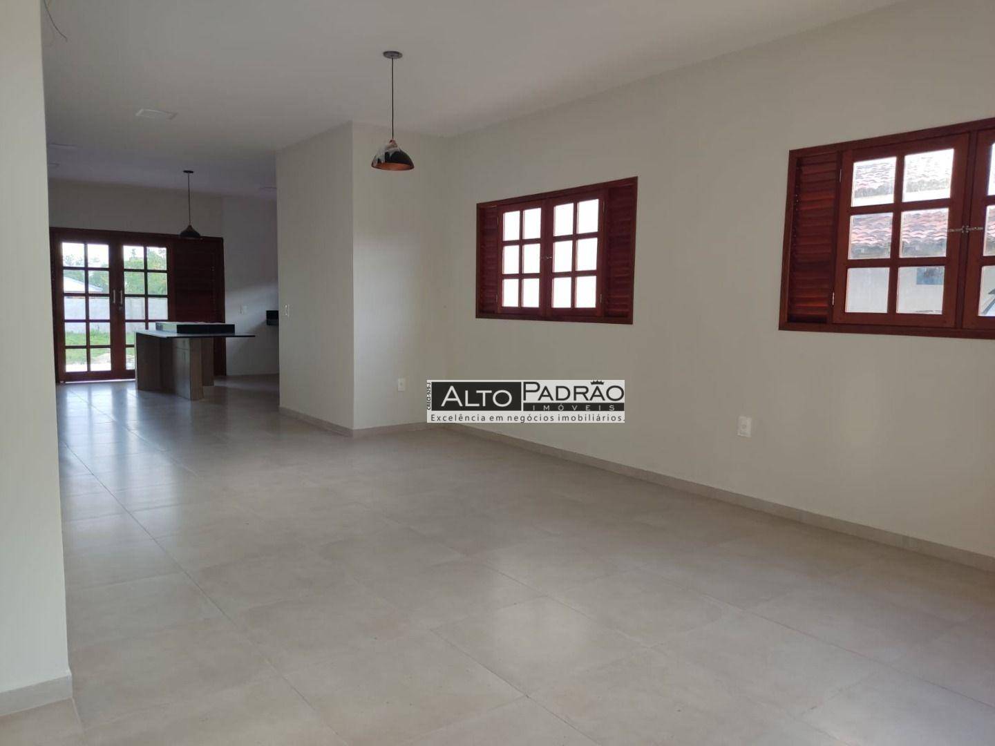 Casa de Condomínio à venda com 3 quartos, 210m² - Foto 2