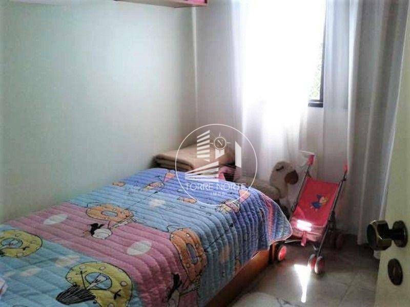 Apartamento à venda com 3 quartos, 75m² - Foto 11