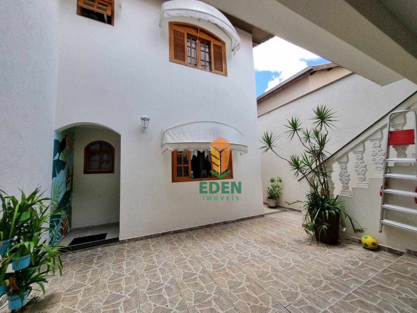 Casa à venda com 3 quartos, 218m² - Foto 6