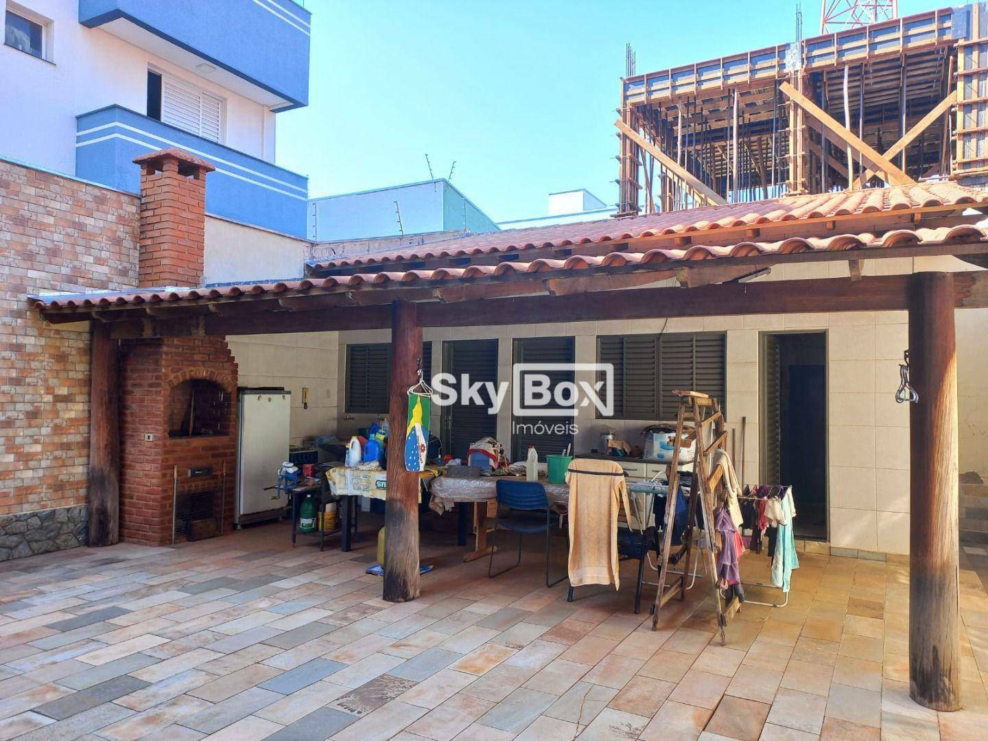 Casa à venda com 5 quartos, 233m² - Foto 1