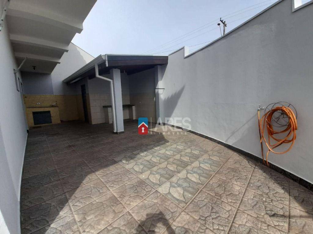 Casa para alugar com 3 quartos, 190m² - Foto 4