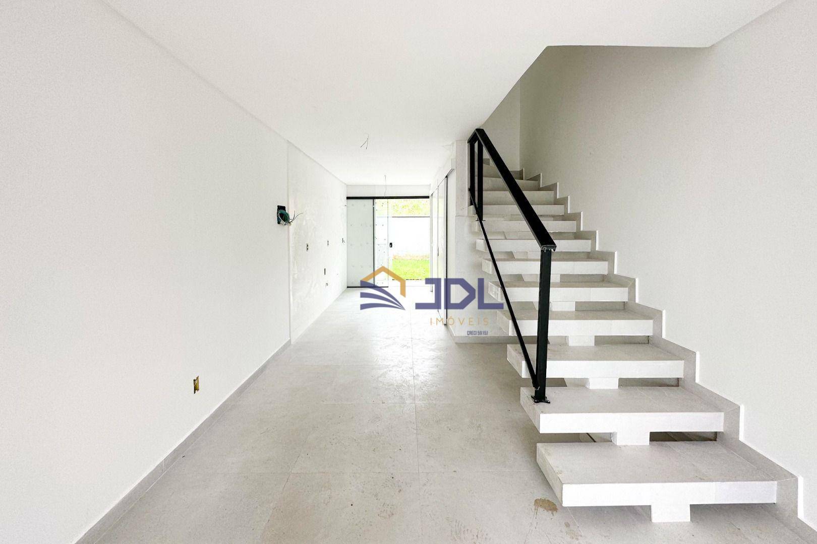 Casa à venda com 2 quartos, 83m² - Foto 4