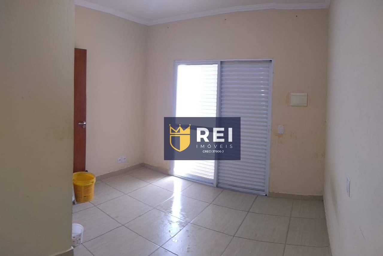 Casa à venda com 3 quartos, 218m² - Foto 11