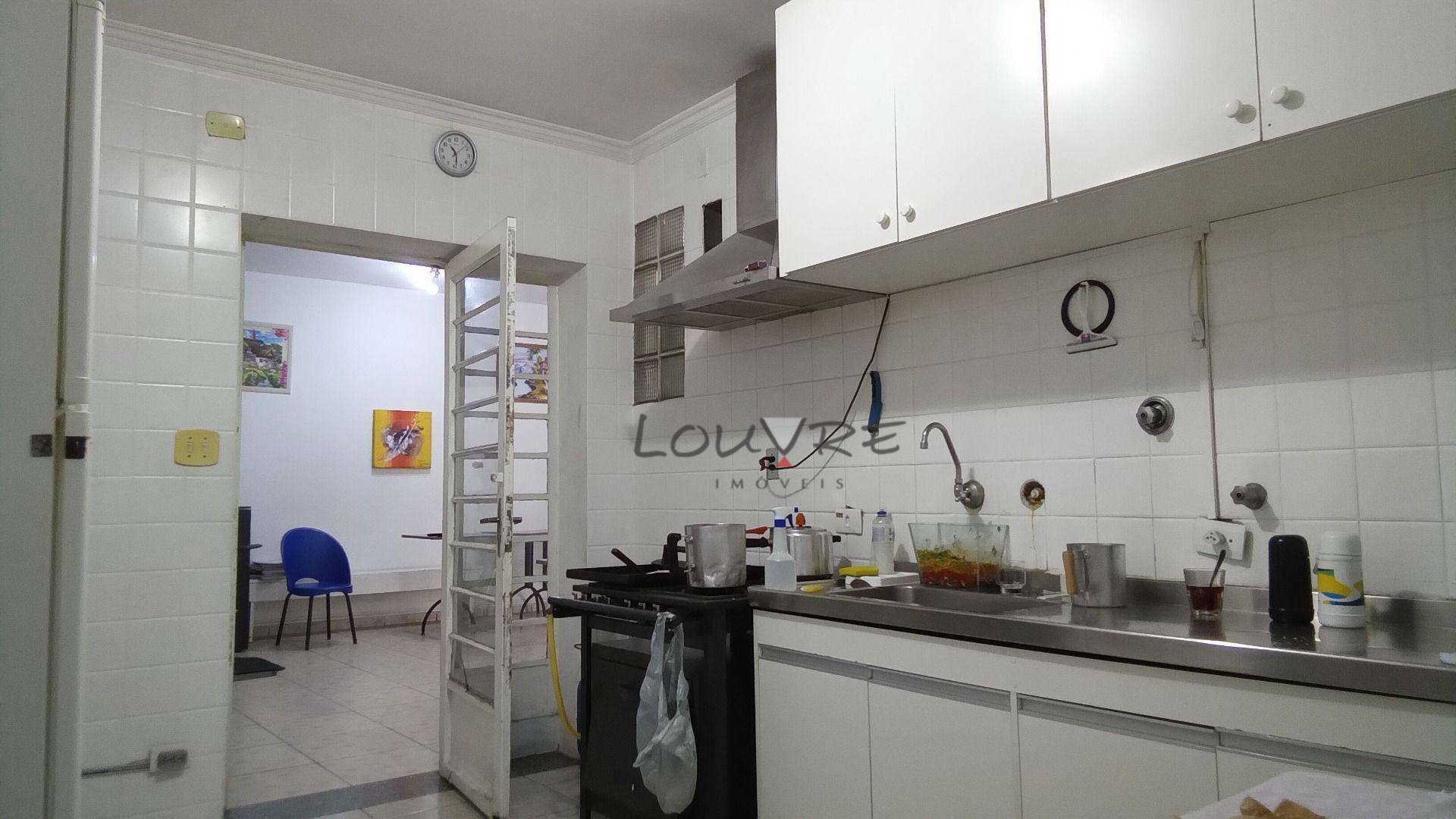 Casa à venda e aluguel com 6 quartos, 220m² - Foto 18