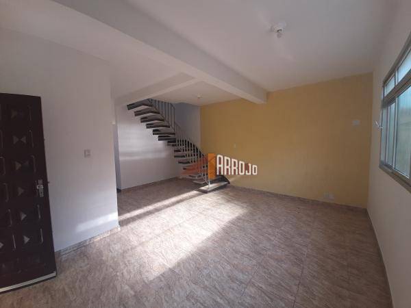 Sobrado à venda com 2 quartos, 115m² - Foto 3