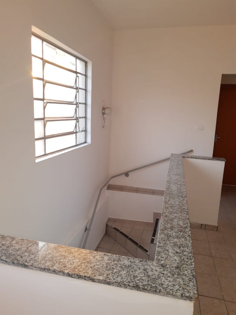 Prédio Inteiro para alugar com 6 quartos, 140m² - Foto 13