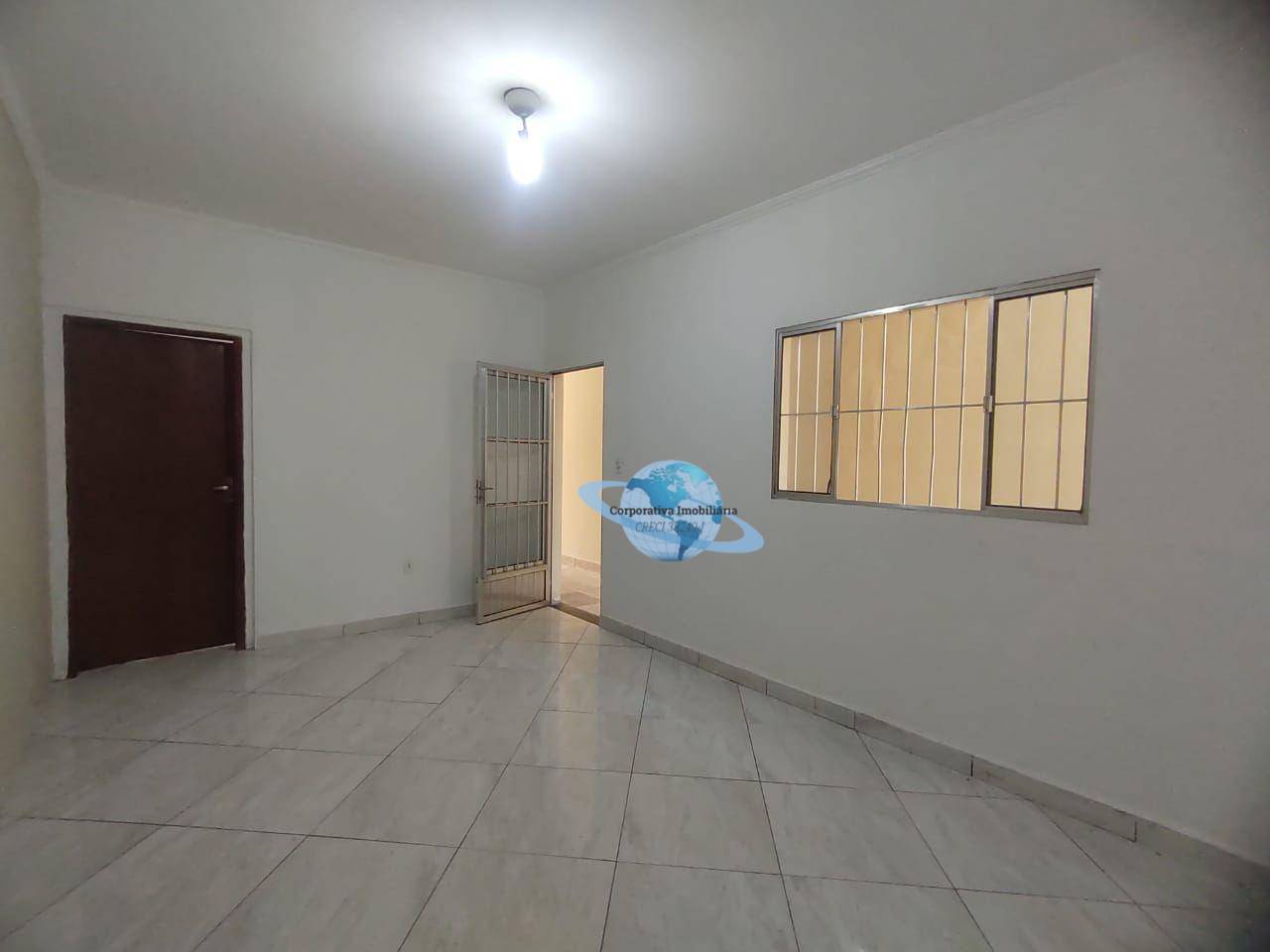 Casa para alugar com 2 quartos, 125m² - Foto 13