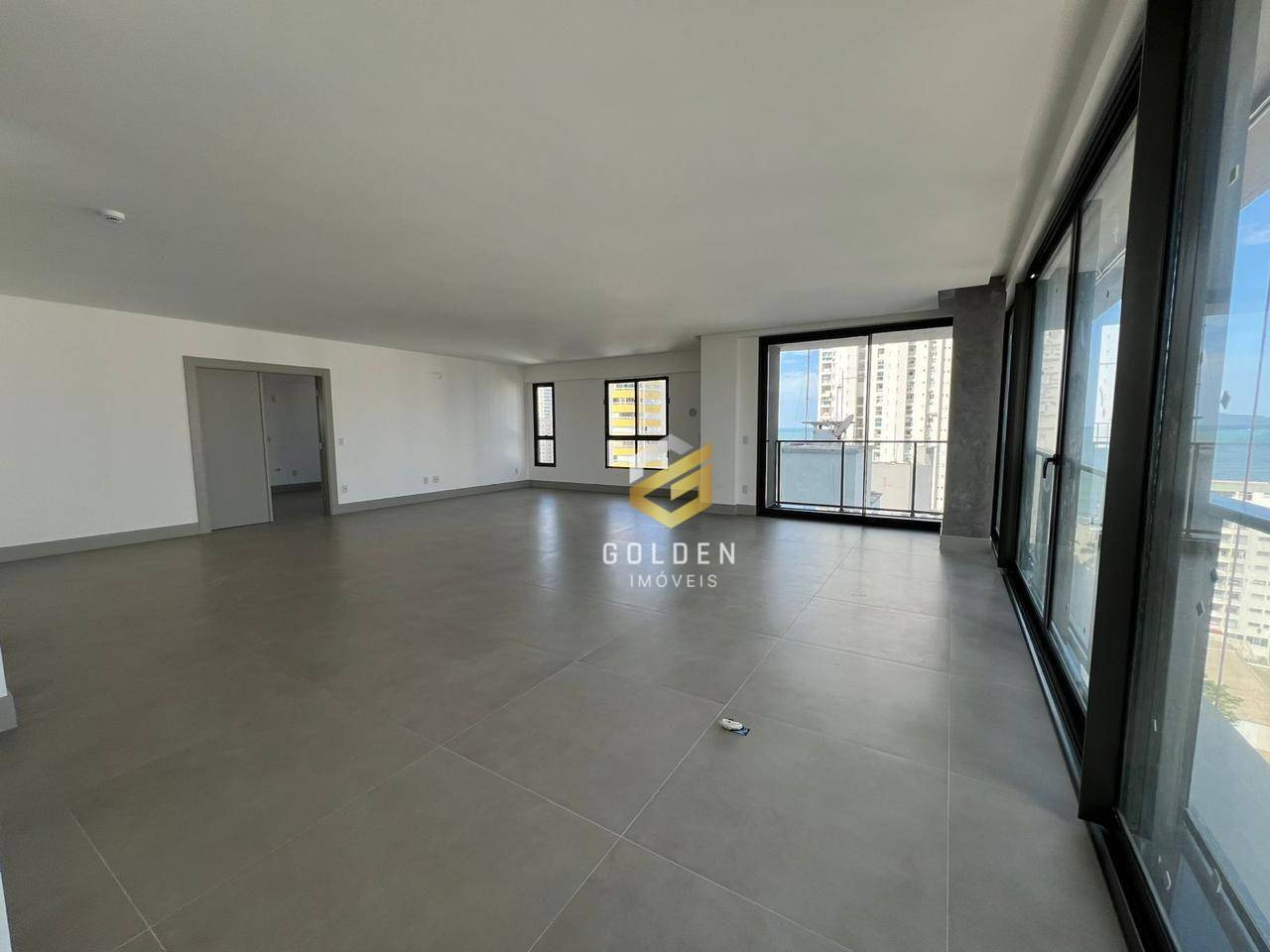 Apartamento à venda com 3 quartos, 249m² - Foto 8