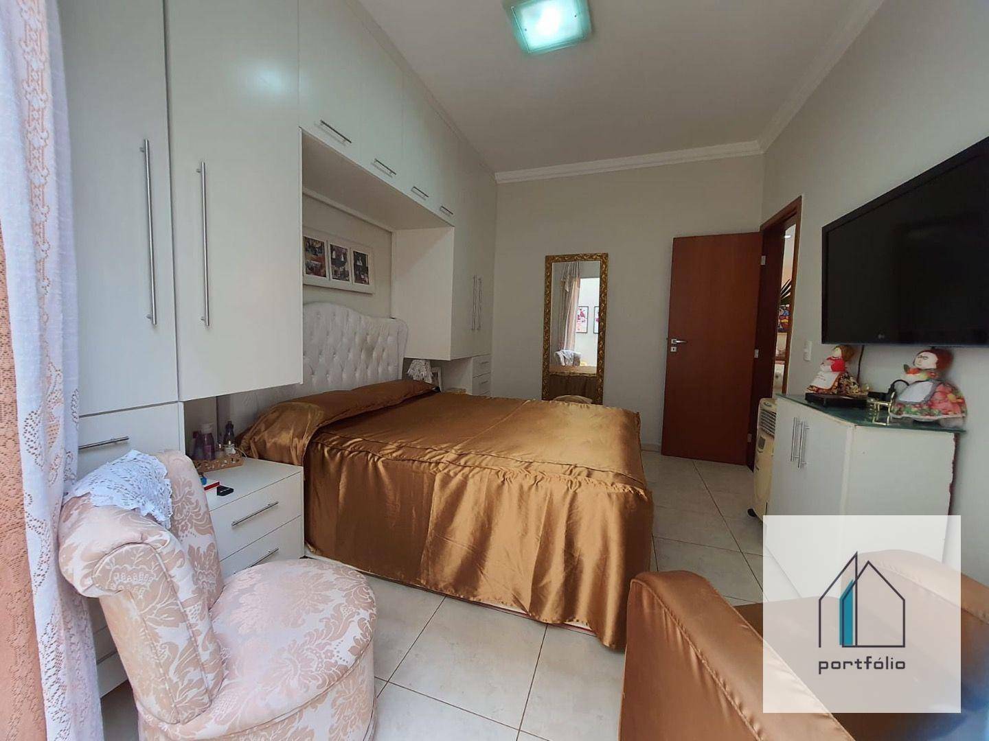 Casa à venda com 4 quartos, 270m² - Foto 10