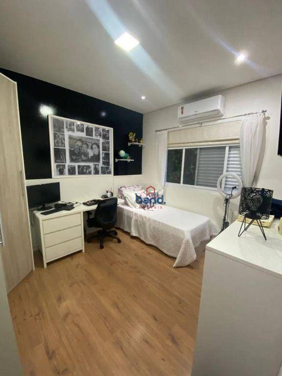 Casa de Condomínio à venda com 3 quartos, 202m² - Foto 2