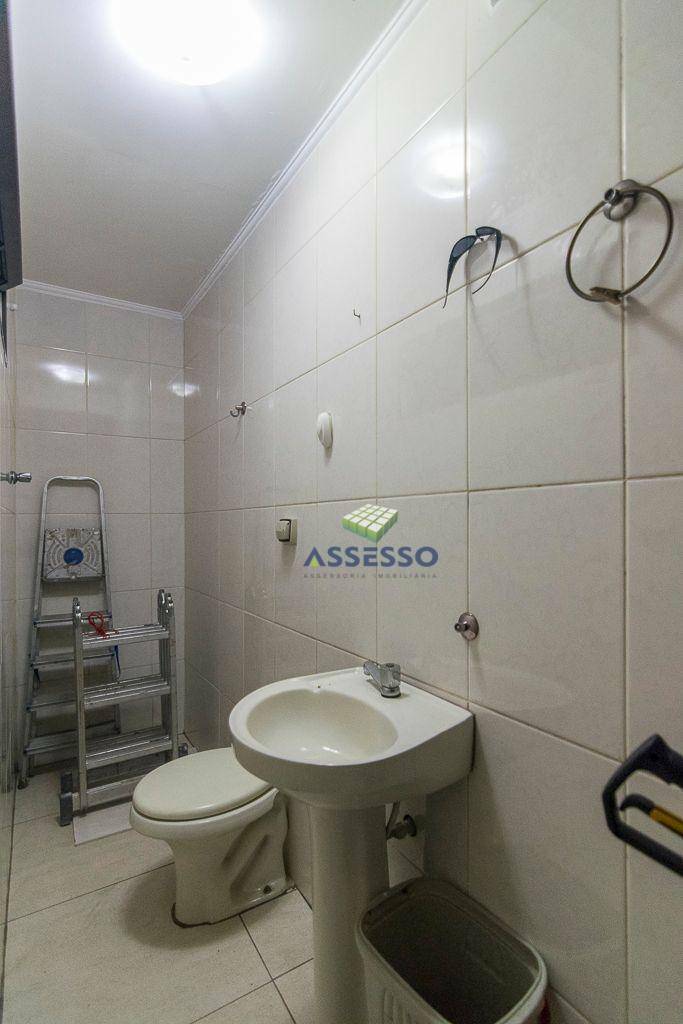 Casa à venda com 3 quartos, 243m² - Foto 32