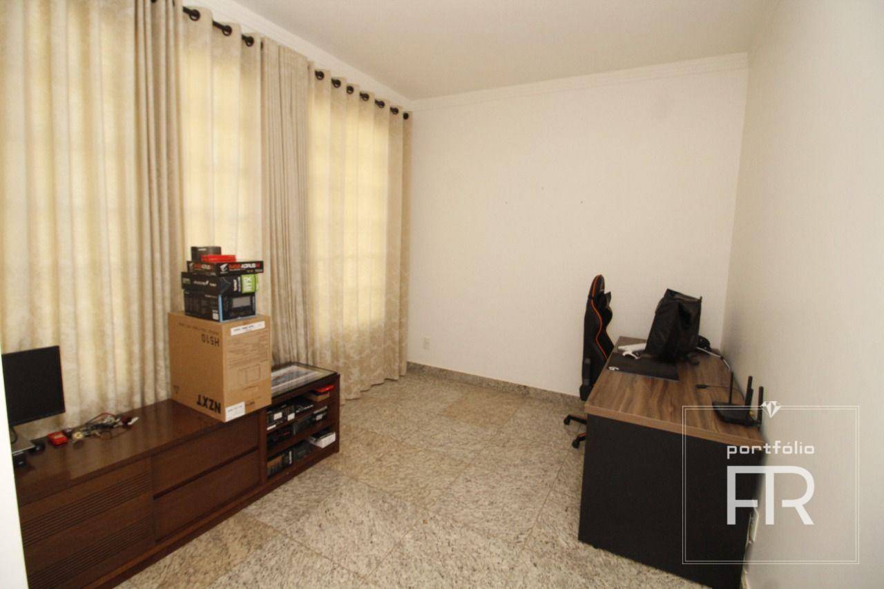 Casa à venda com 3 quartos, 210m² - Foto 12