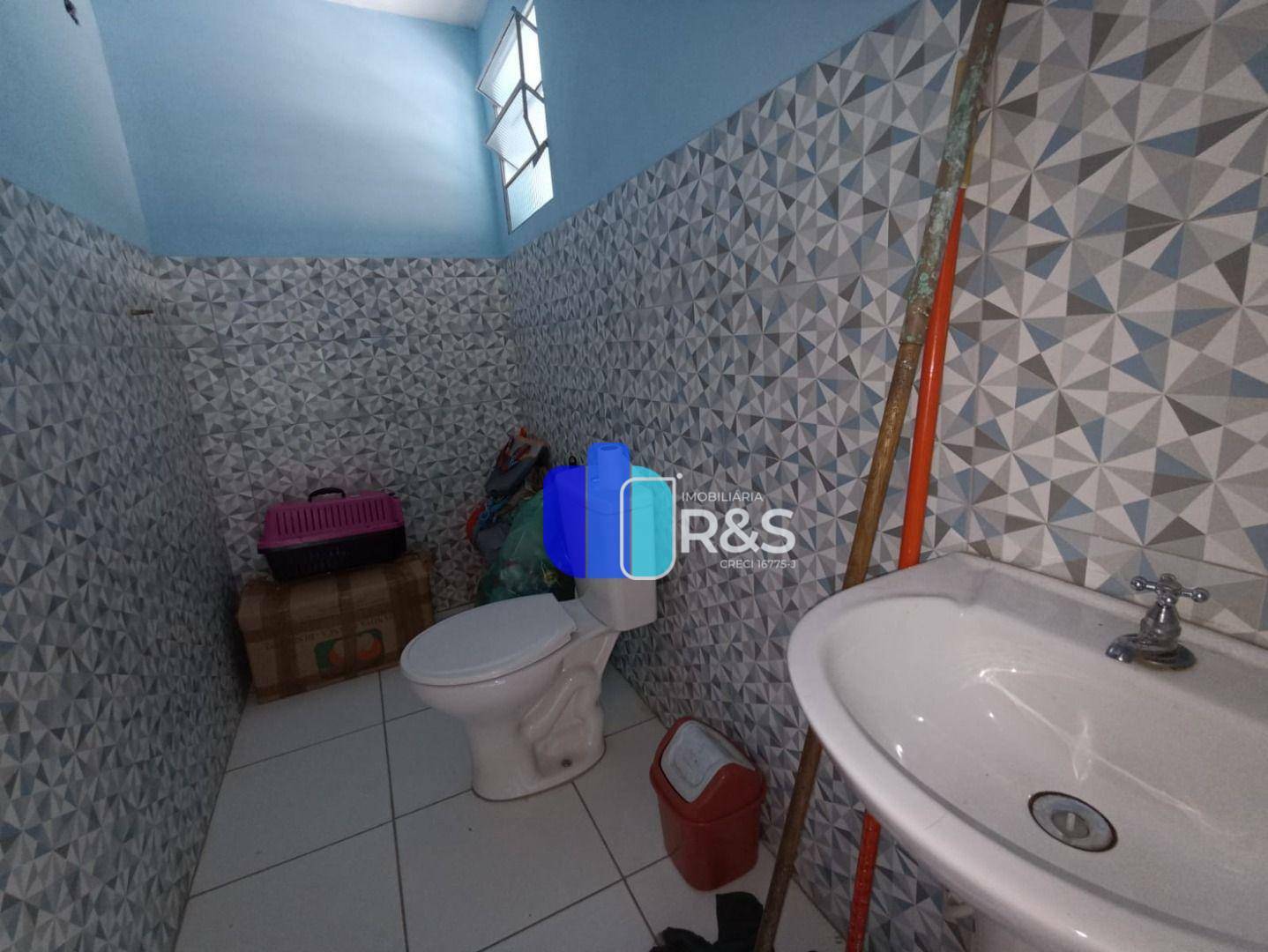 Casa à venda com 6 quartos, 231m² - Foto 8