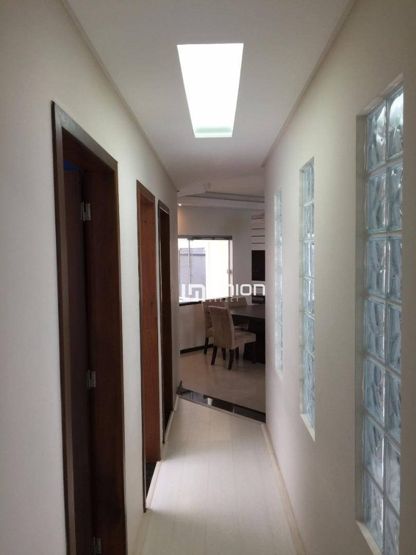 Casa à venda com 3 quartos, 201m² - Foto 22