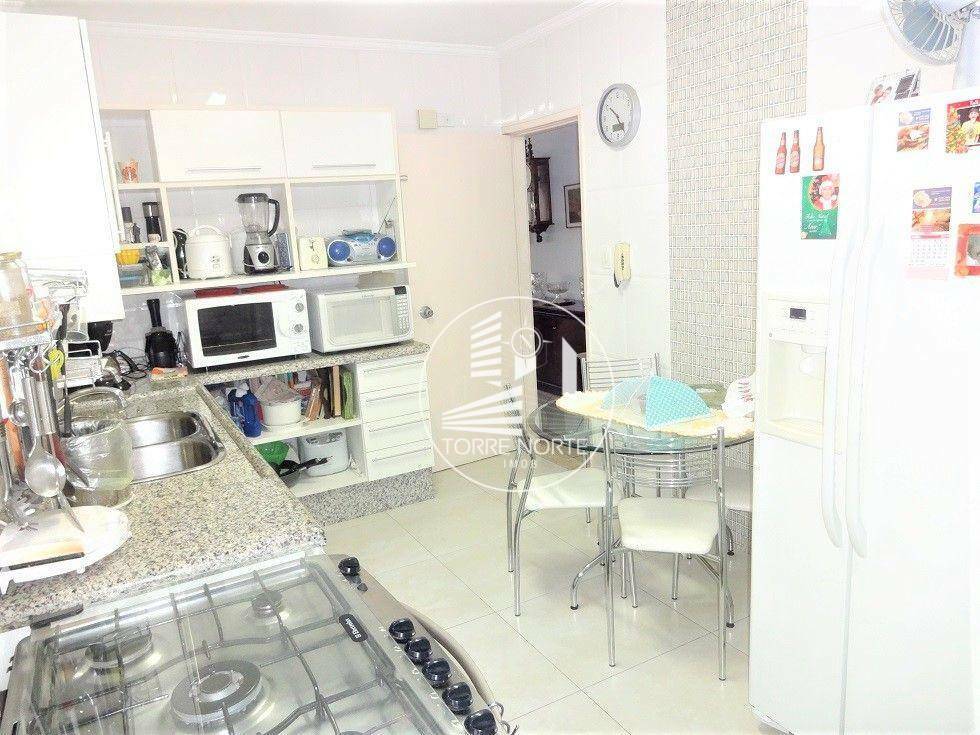 Apartamento à venda com 3 quartos, 125m² - Foto 11