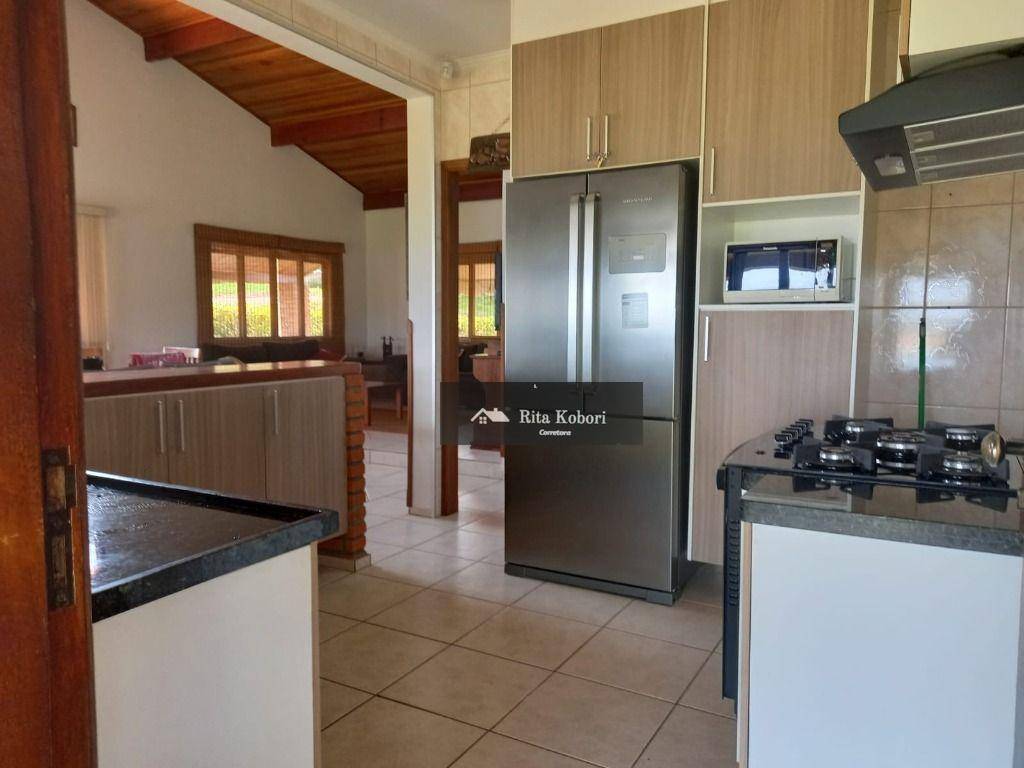 Casa de Condomínio à venda com 3 quartos, 200m² - Foto 2