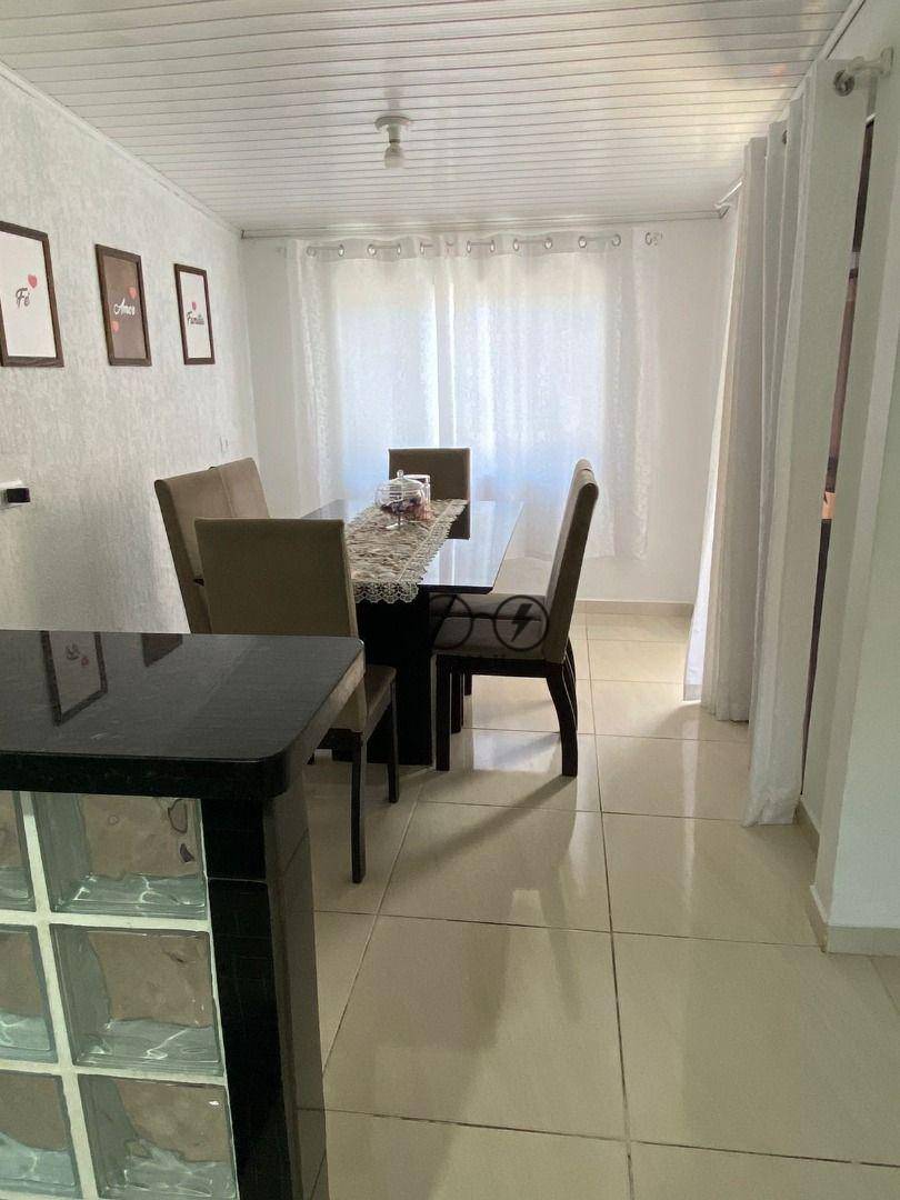 Casa à venda com 6 quartos, 195m² - Foto 7