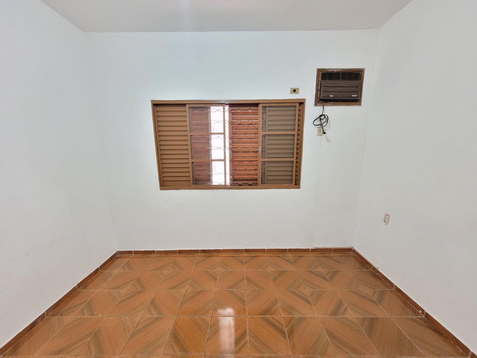 Casa à venda com 3 quartos, 160m² - Foto 3