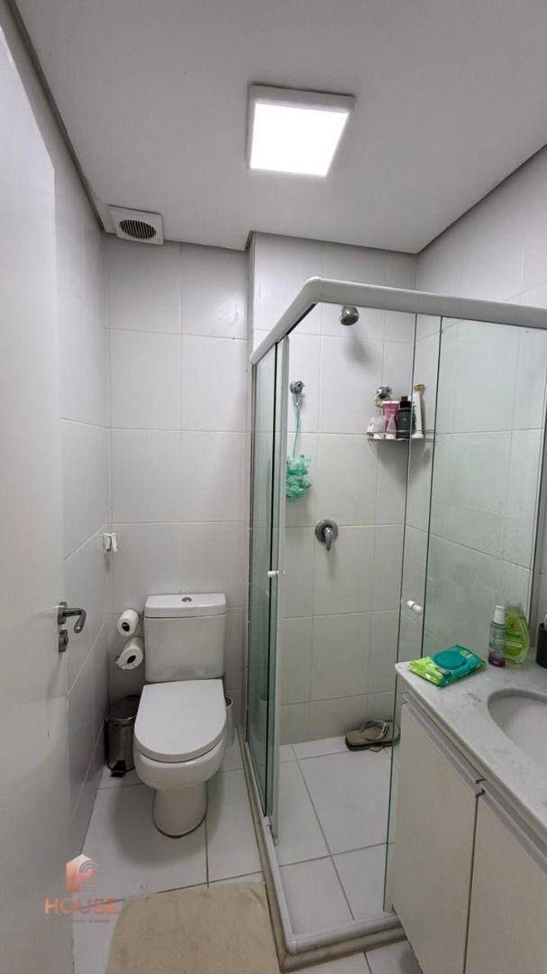 Apartamento à venda com 2 quartos, 64m² - Foto 19