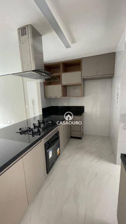 Apartamento para alugar com 3 quartos, 115m² - Foto 9