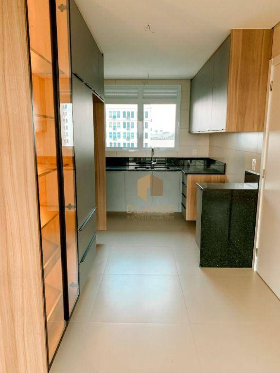 Apartamento à venda com 3 quartos, 185m² - Foto 7