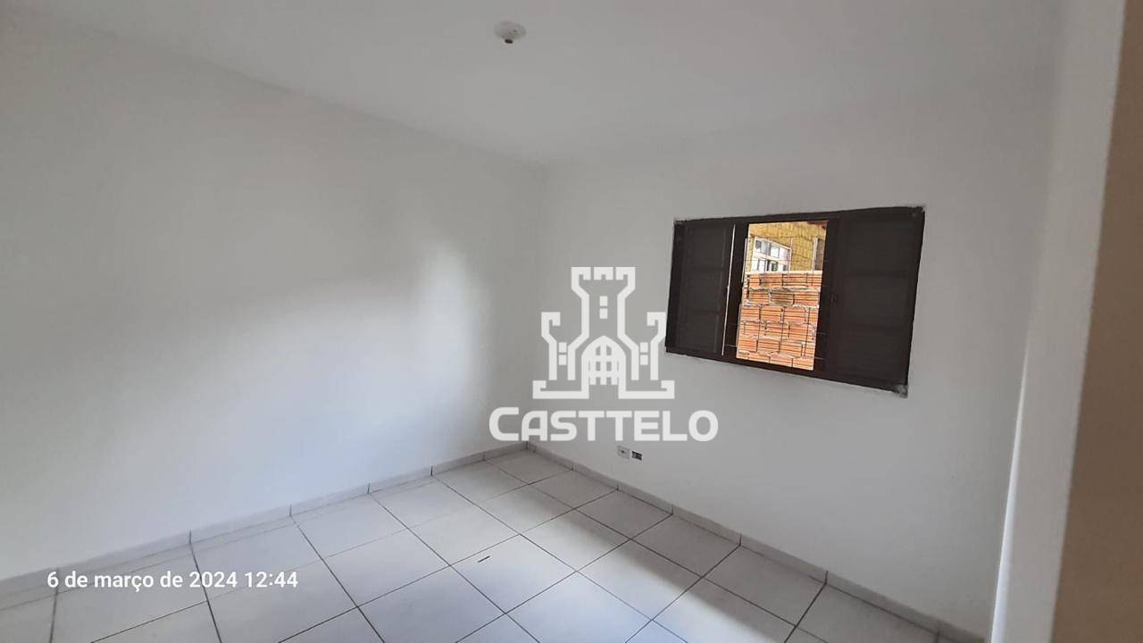 Casa à venda com 2 quartos, 60m² - Foto 6