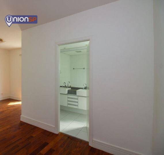 Apartamento à venda com 3 quartos, 216m² - Foto 12