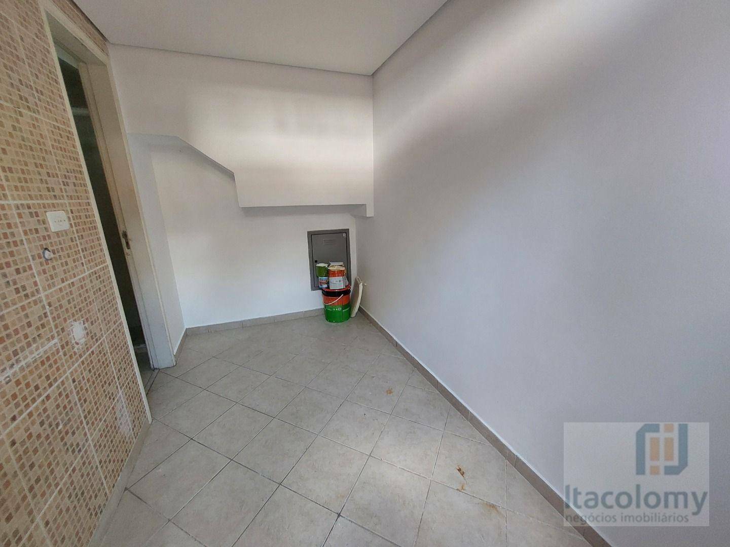 Casa de Condomínio para alugar com 3 quartos, 180m² - Foto 29
