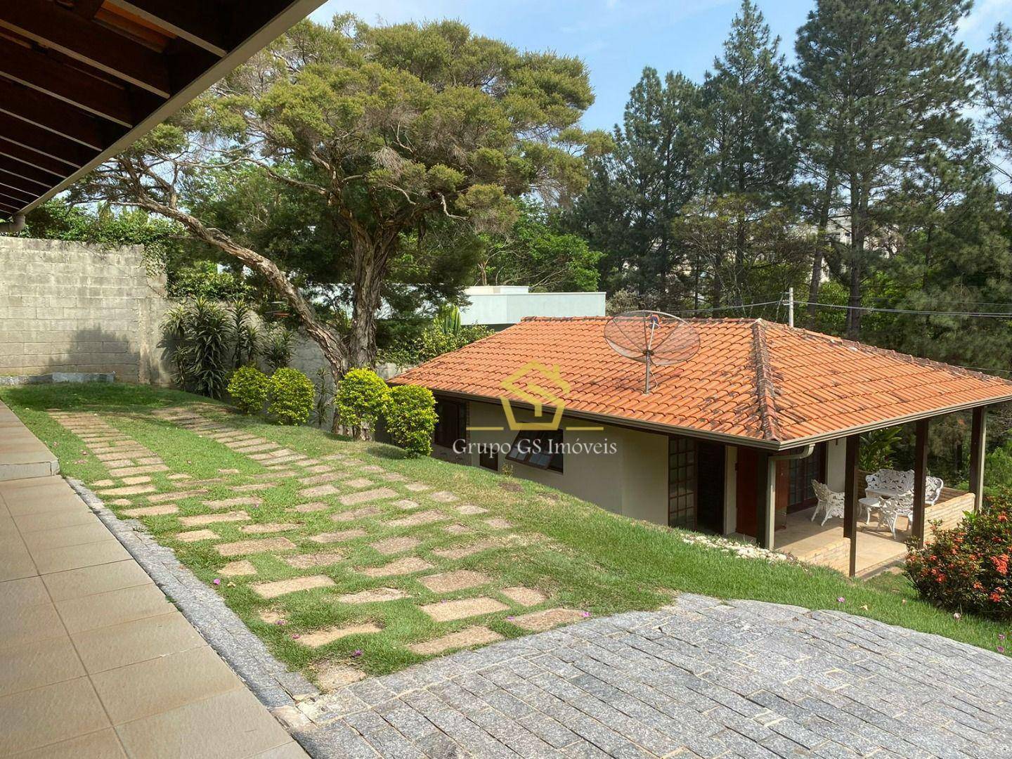 Casa de Condomínio para alugar com 2 quartos, 250m² - Foto 1
