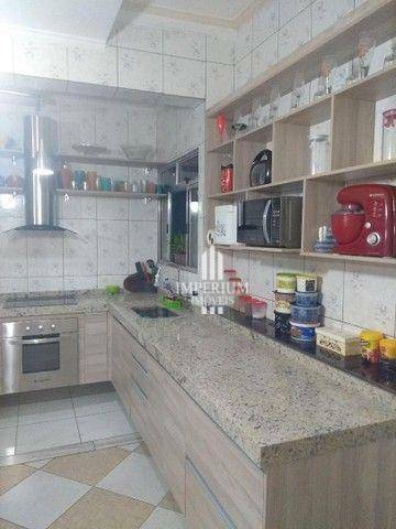 Casa à venda com 3 quartos, 250m² - Foto 3