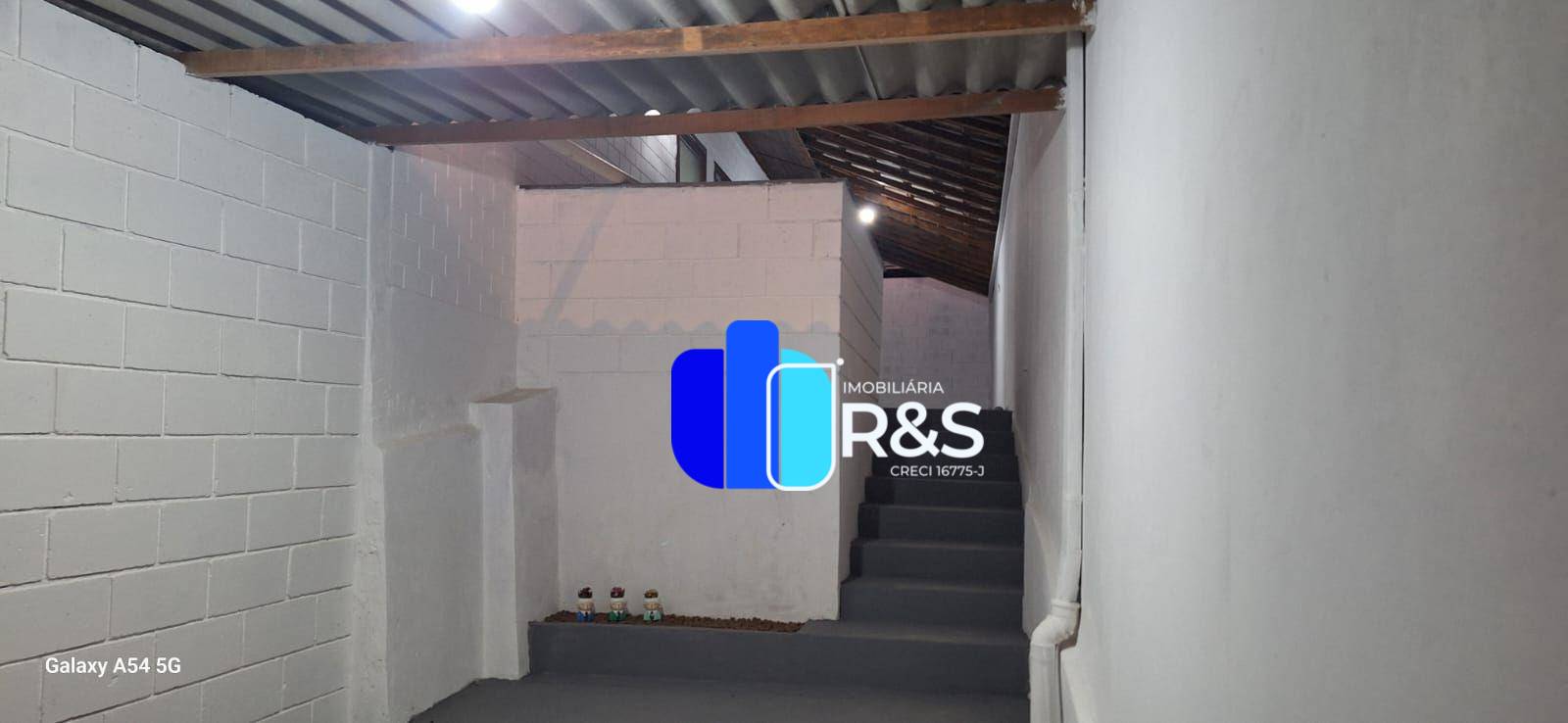 Casa para alugar com 3 quartos, 120m² - Foto 2