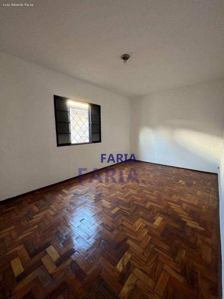 Casa à venda com 3 quartos, 180m² - Foto 6