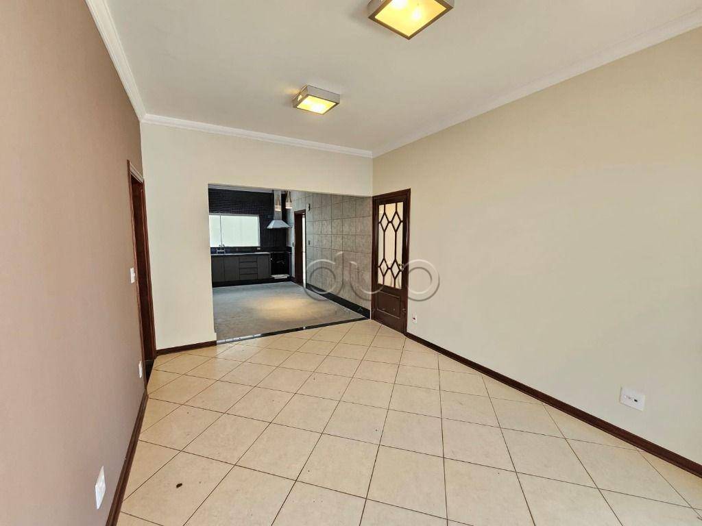 Casa de Condomínio para alugar com 3 quartos, 390m² - Foto 13