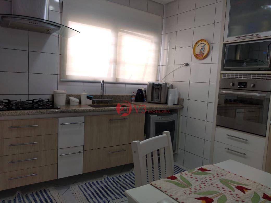 Apartamento à venda com 3 quartos, 151m² - Foto 17