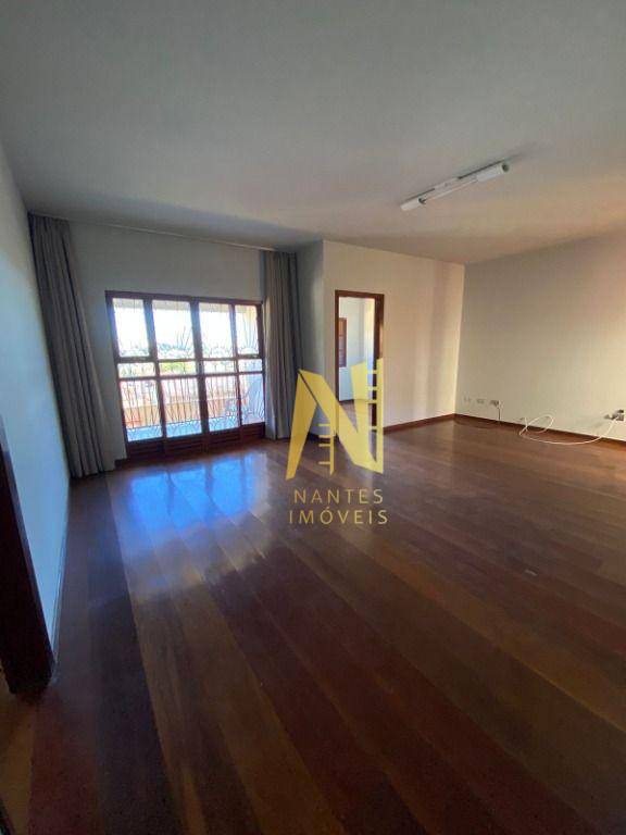 Casa à venda com 4 quartos, 274m² - Foto 3