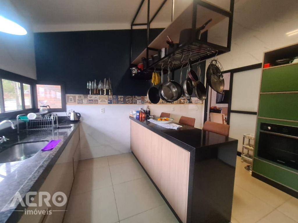 Casa de Condomínio à venda com 3 quartos, 209m² - Foto 10