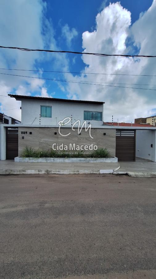 Casa à venda com 5 quartos, 298m² - Foto 4