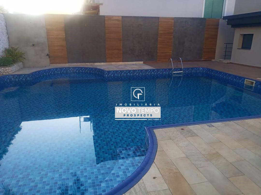 Casa à venda com 3 quartos, 220m² - Foto 3