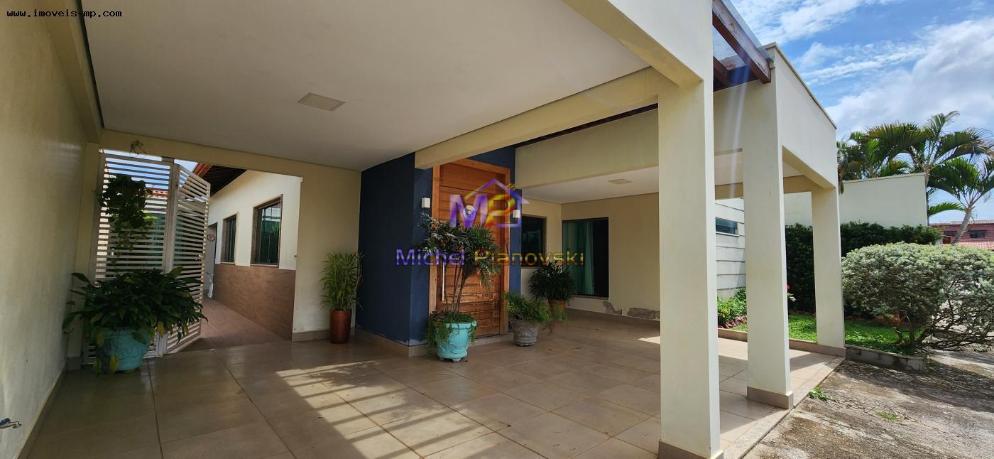 Casa de Condomínio à venda com 4 quartos, 300m² - Foto 3