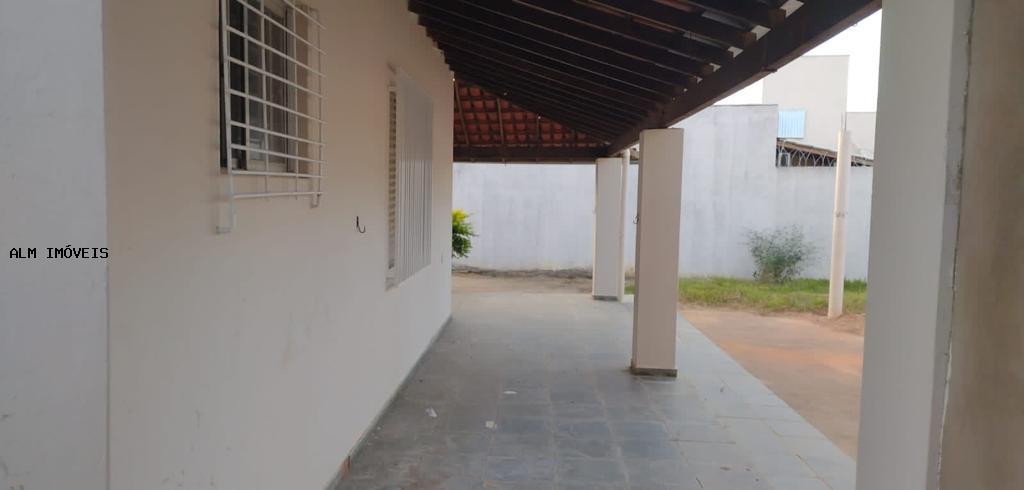 Casa à venda com 3 quartos, 200m² - Foto 11