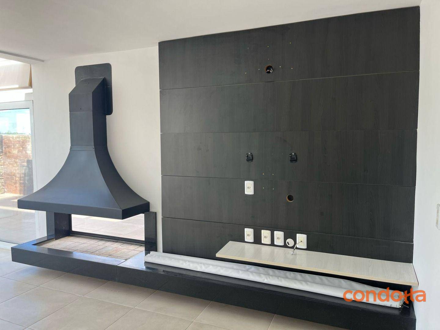 Casa para alugar com 4 quartos, 300m² - Foto 15