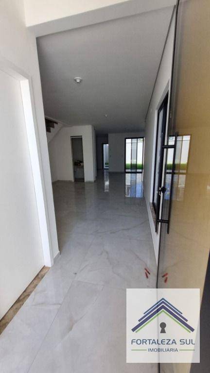 Casa à venda com 4 quartos, 162m² - Foto 13