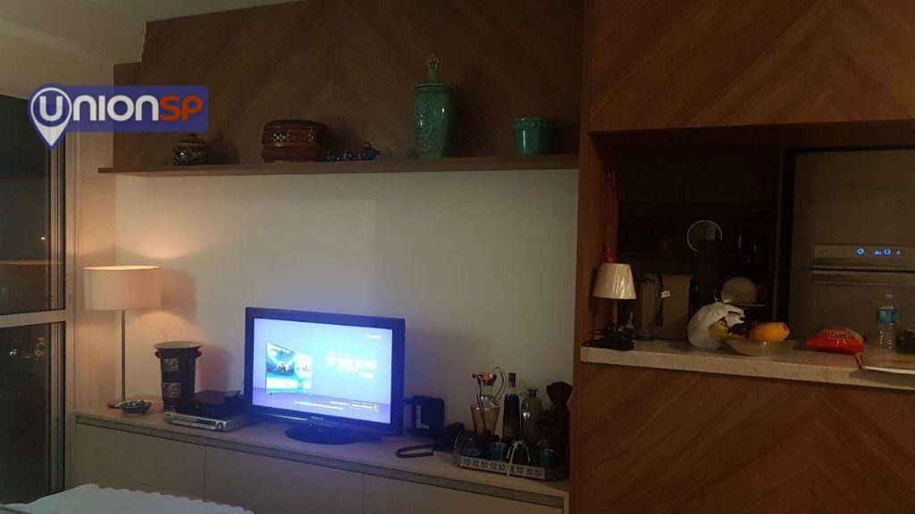 Apartamento à venda com 2 quartos, 70m² - Foto 4