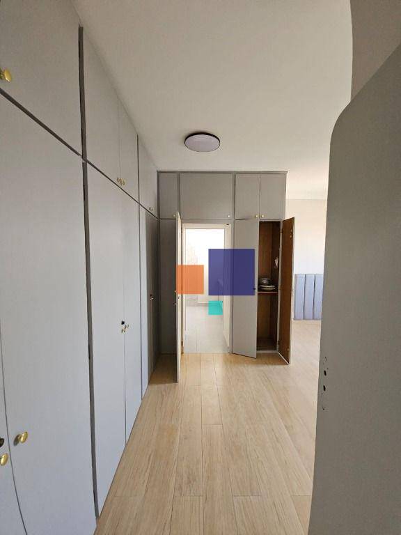 Apartamento à venda com 3 quartos, 180m² - Foto 32