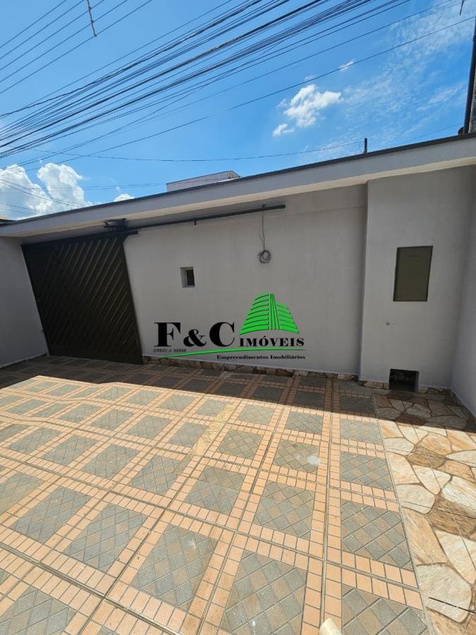 Casa à venda com 2 quartos, 140m² - Foto 2