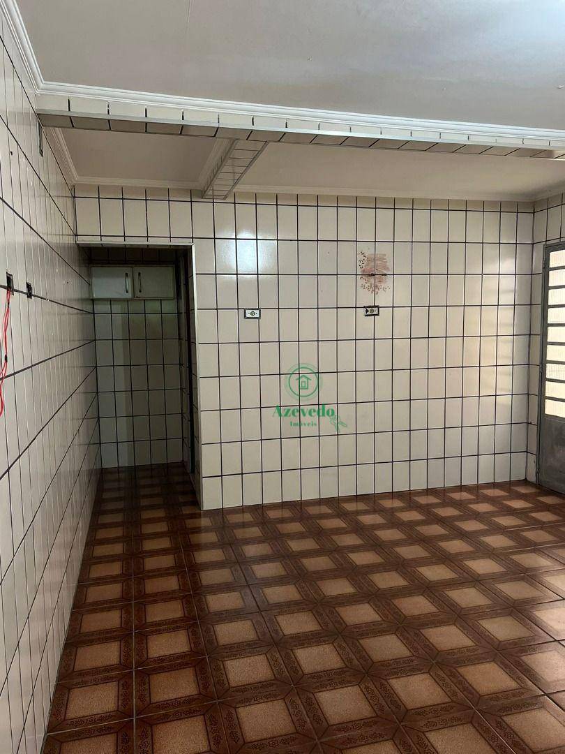 Sobrado à venda com 3 quartos, 298m² - Foto 4