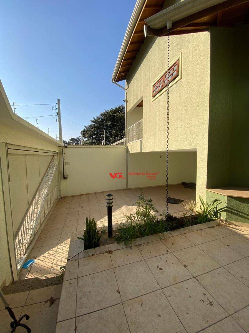 Casa à venda com 4 quartos, 207m² - Foto 2