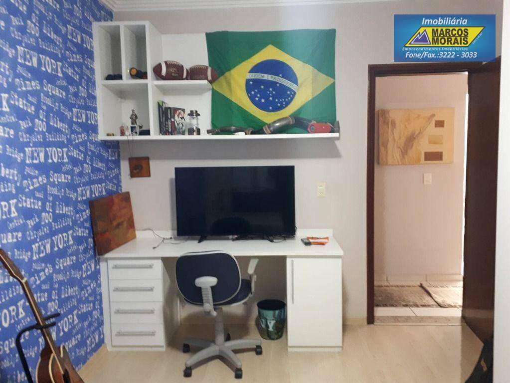 Casa à venda com 3 quartos, 202m² - Foto 6