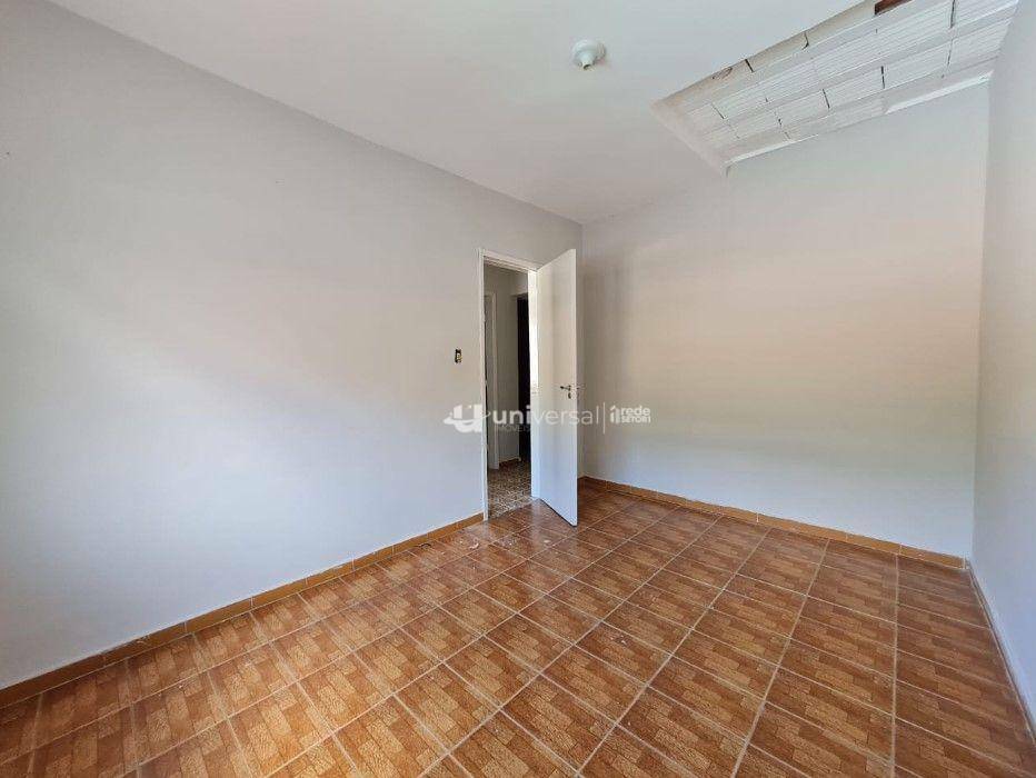 Casa para alugar com 2 quartos, 49m² - Foto 1