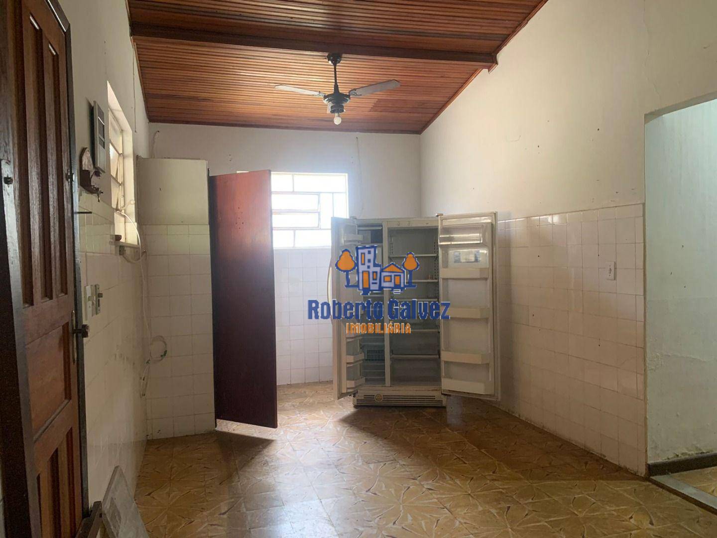 Casa à venda com 3 quartos, 181m² - Foto 2